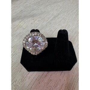 Flashy cosmetic jewelry